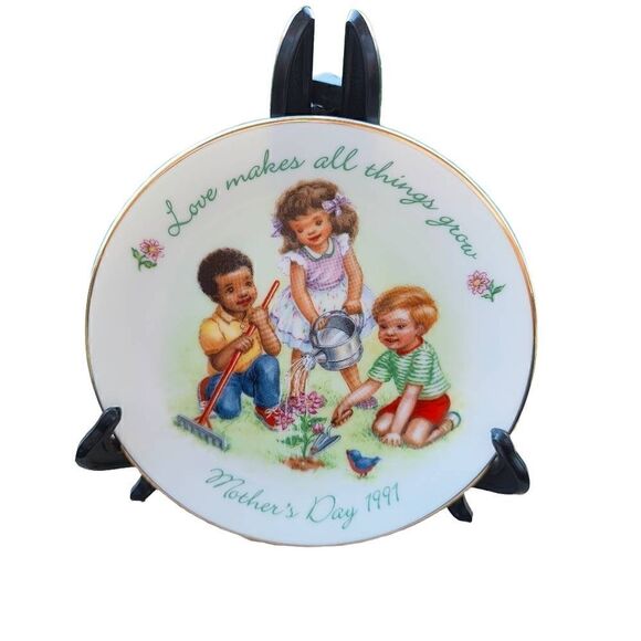Vintage VTG Glass 5 inch Avon Mother's Day Plate Gift Decor - Picture 1 of 5